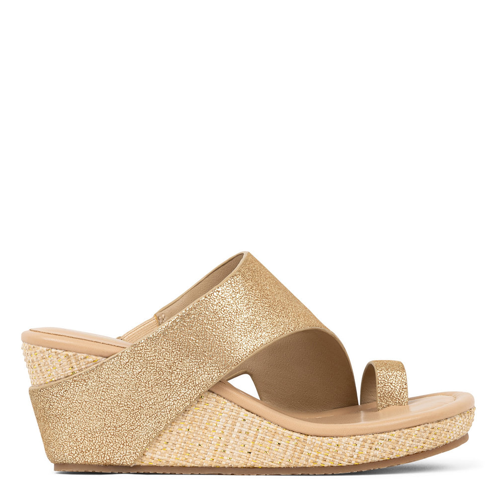 GYER Pale Gold - Donald Pliner Casual