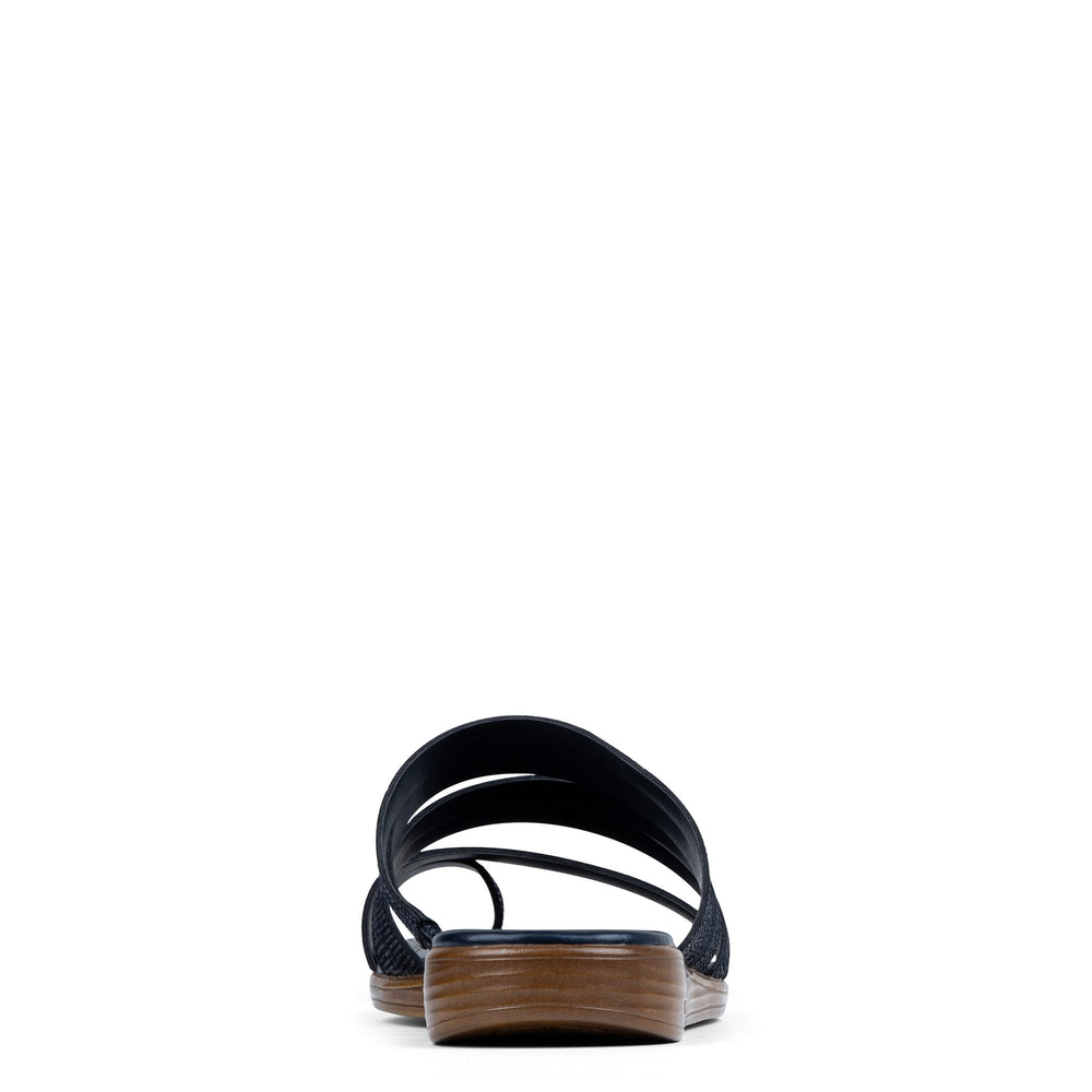 GRINDA Navy - Donald Pliner Casual
