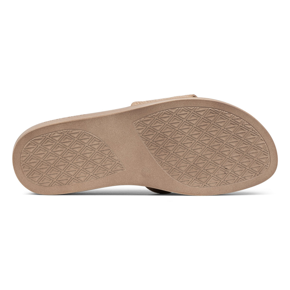FIFI Foam Snake - Donald Pliner Casual