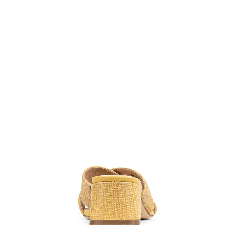 KEENA Honey - Donald Pliner Casual