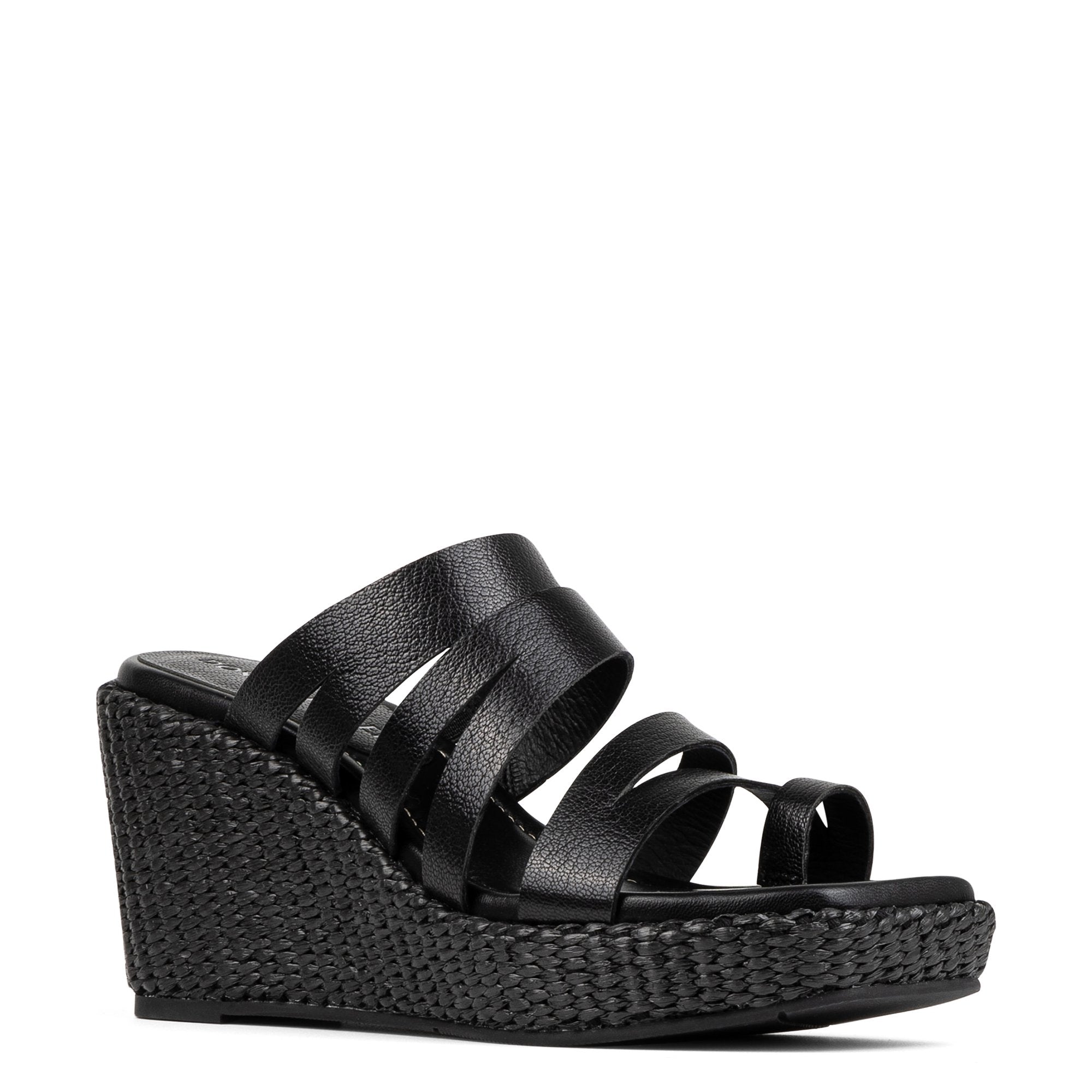 ANAMARI Black - Donald Pliner Casual