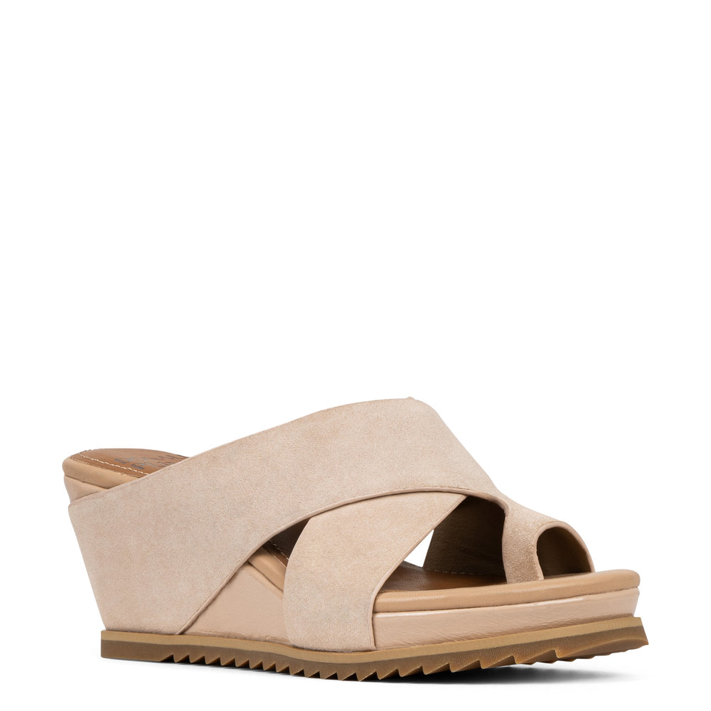 SISU Sand - Donald Pliner Casual