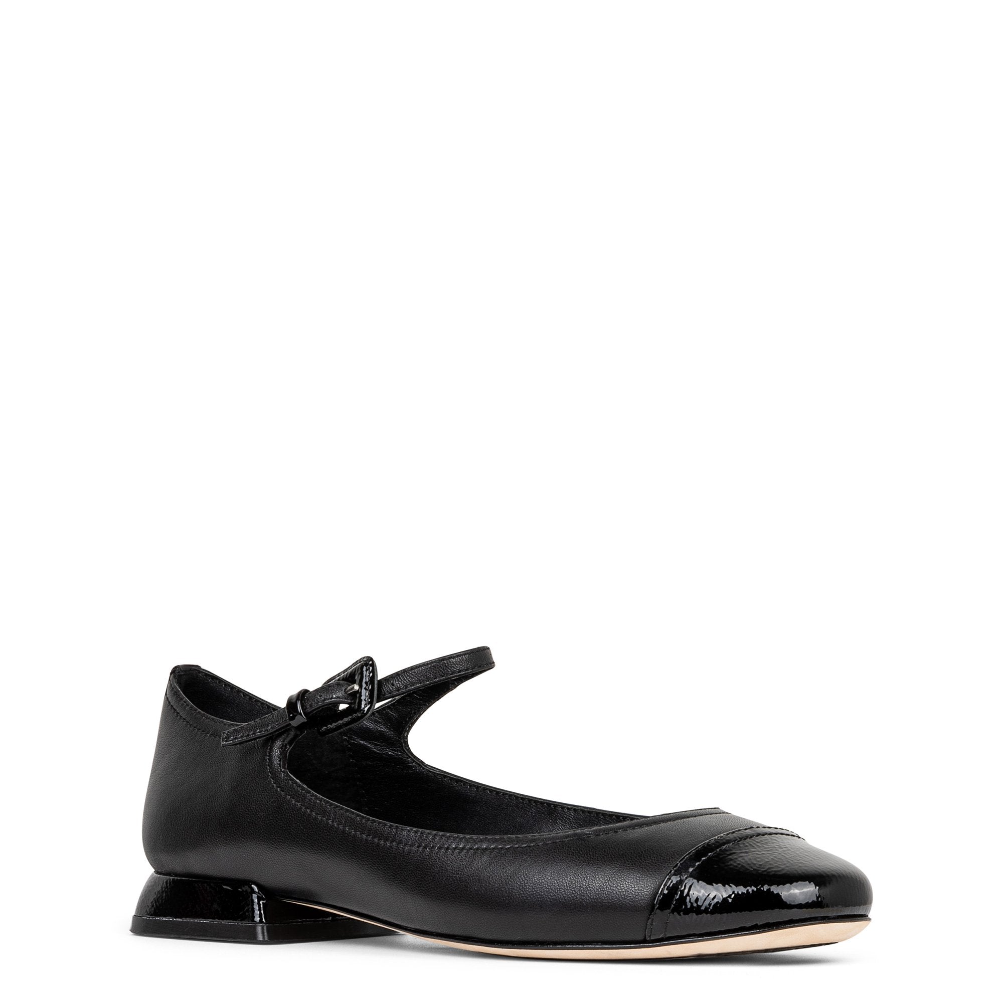 LARRO Black - Donald Pliner Casual