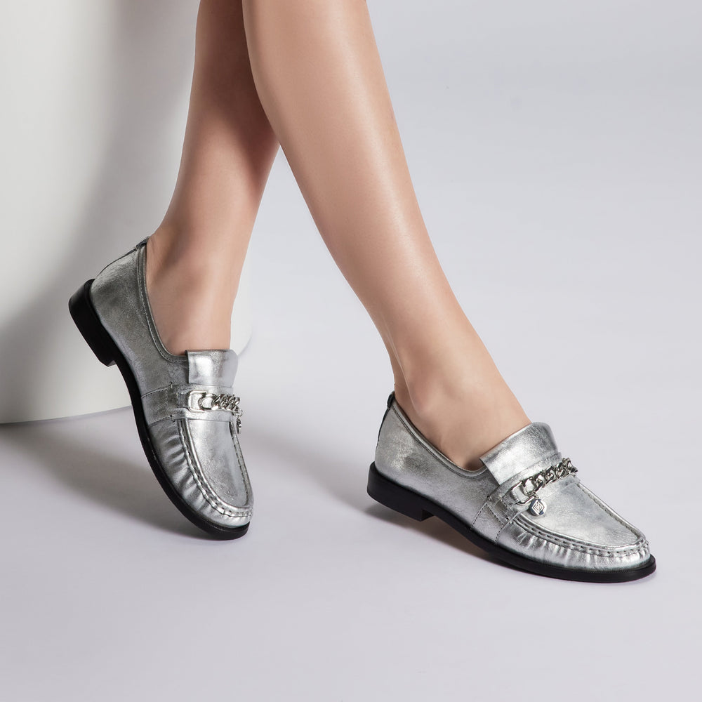 LISSI Silver - Donald Pliner Casual