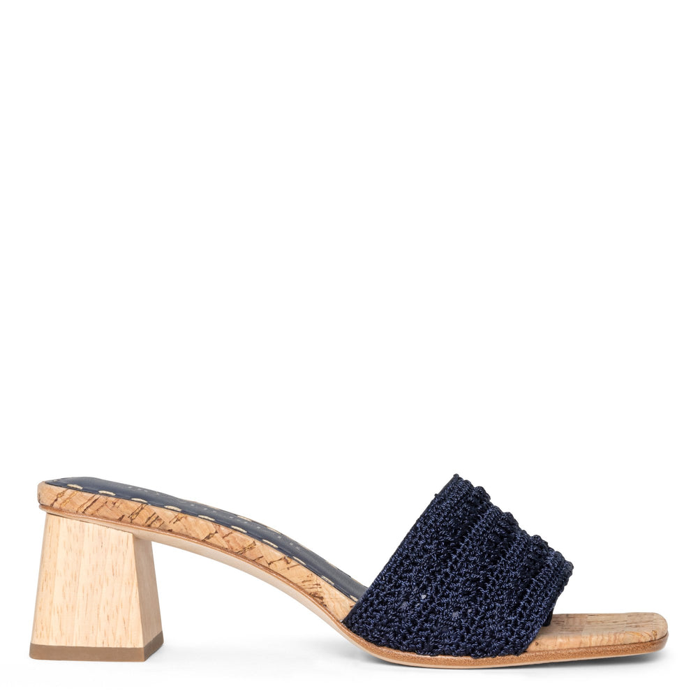 NAYLA Navy - Donald Pliner Casual